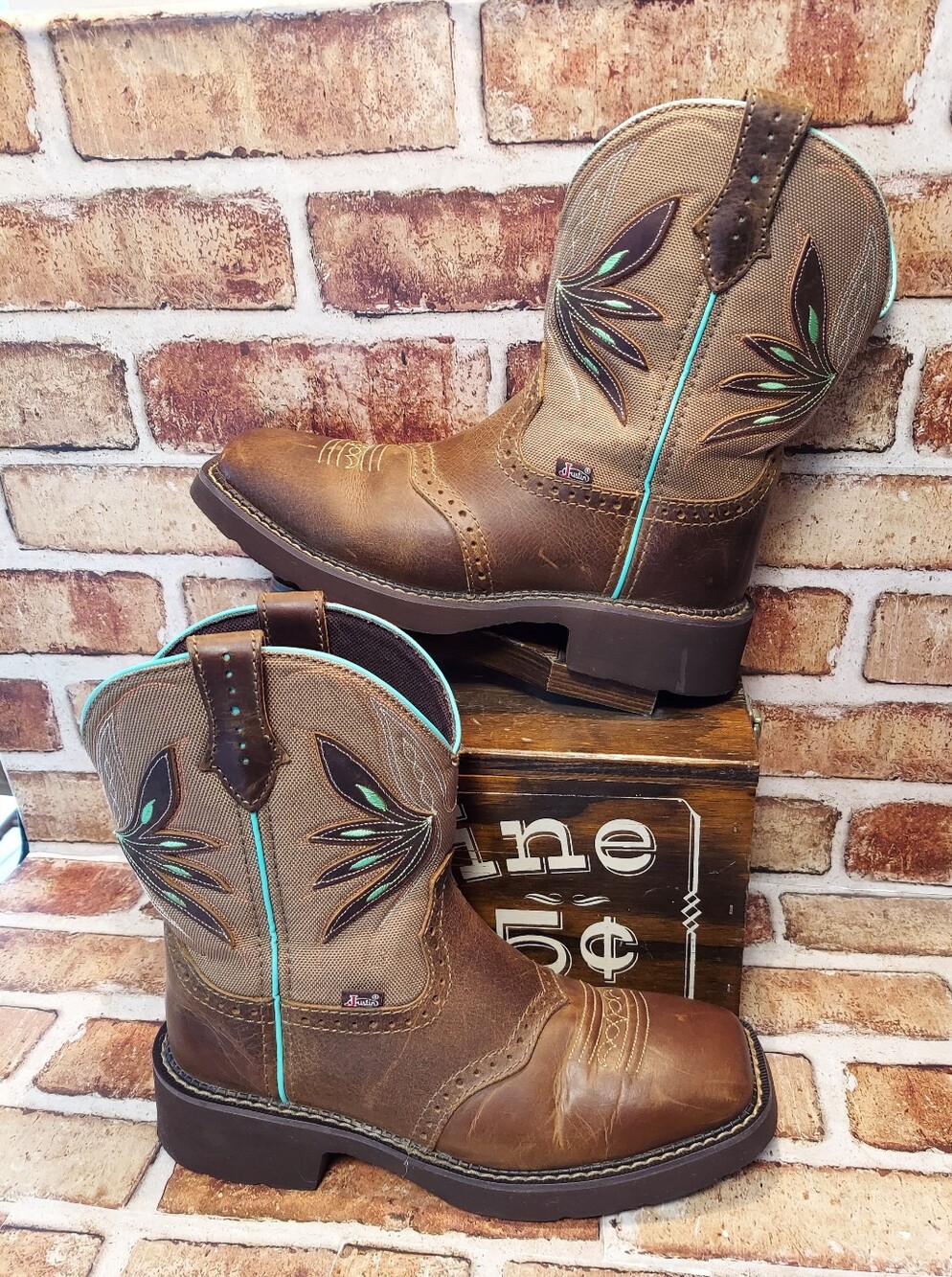 Pre-owned Justin Nettie 8" Western Boots